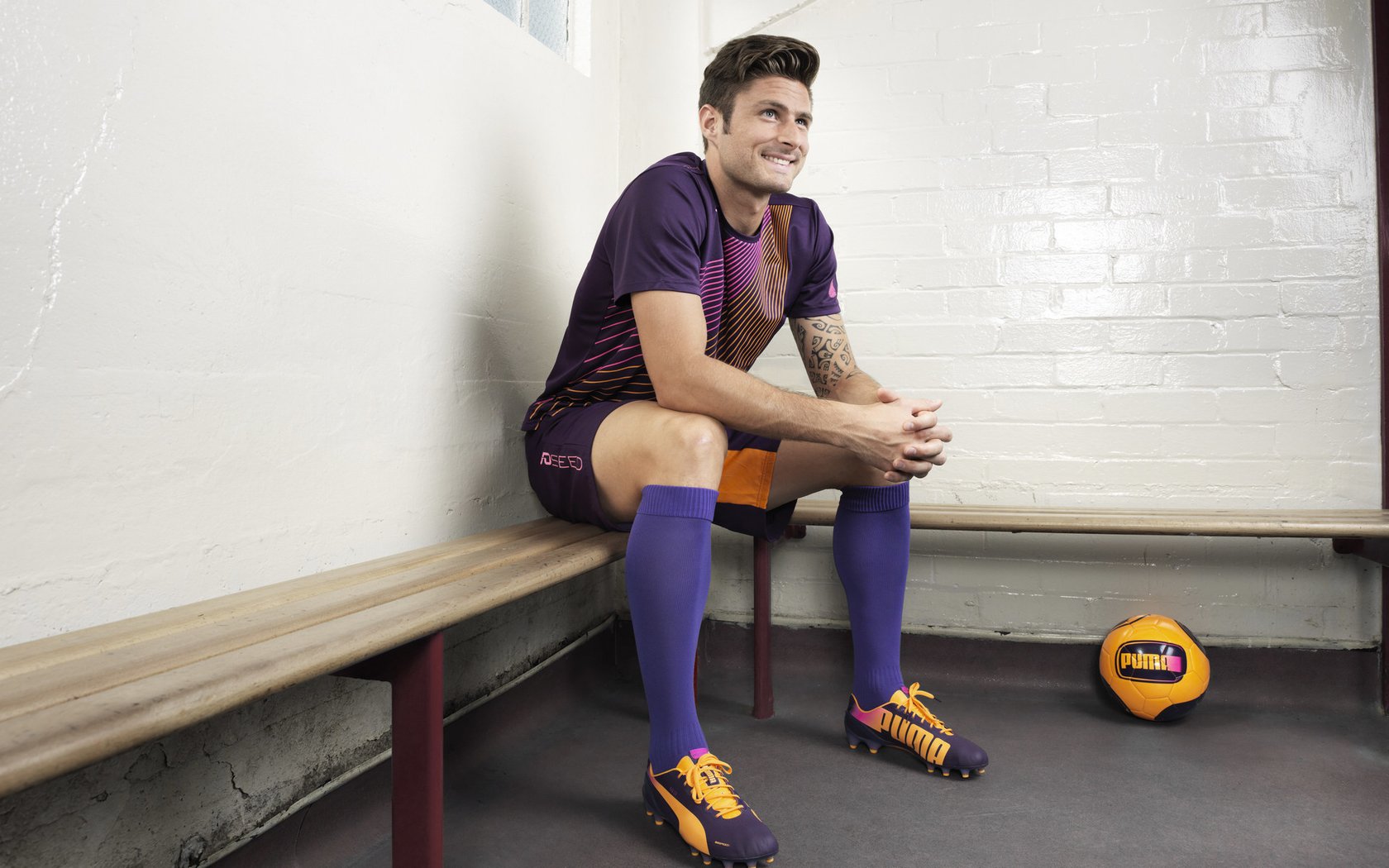 中国足球队员出场密度与伤病概率关系,足球比赛出场人数有多少